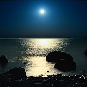 Gece-Ay-Deniz