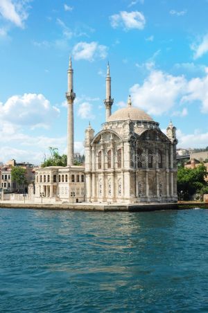 Ortaköy Cami